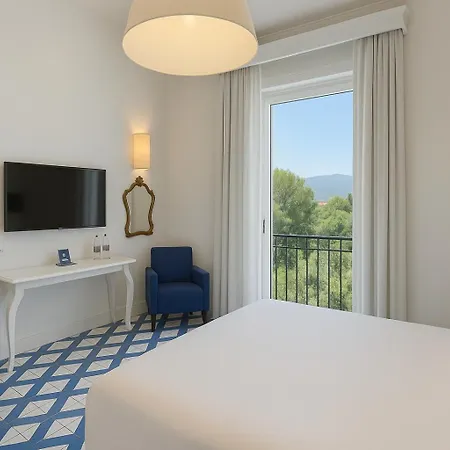 Отель Grand Europa Palace