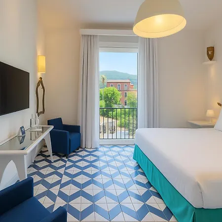 Отель Grand Europa Palace 4*